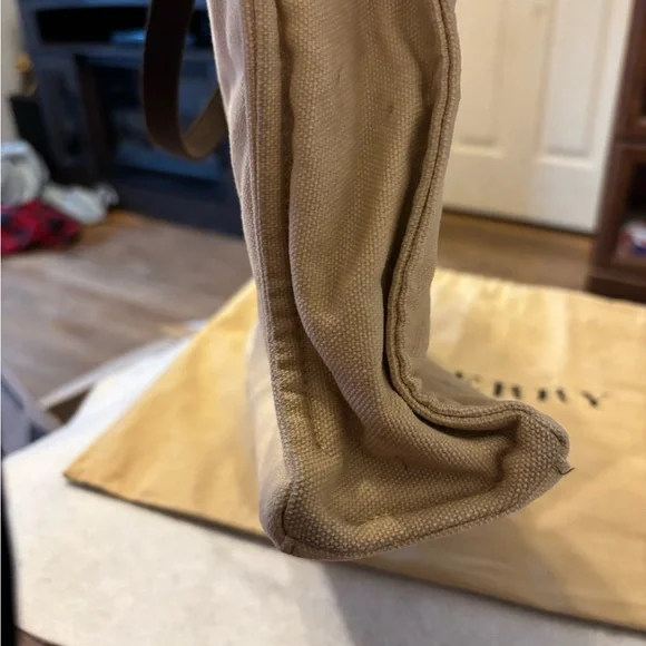 Burberry blue label Tote Bag with Signature Design with COA dust bag - Picture 12 of 17